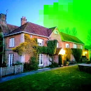 Bridge Farmhouse - Eight En suite bedrooms - Beautiful holiday rental in Wiltshire