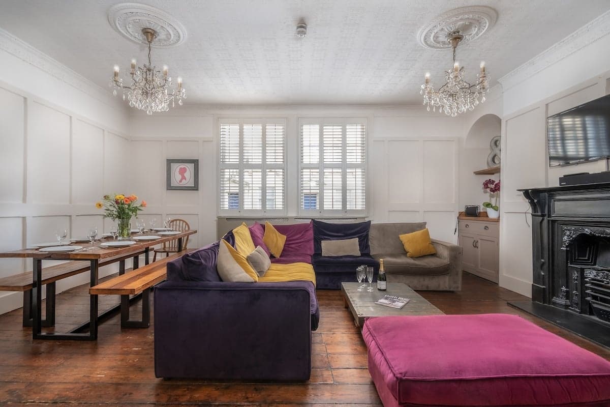 Hen Party Hen House | Bath | Sleeps 9 - view 1