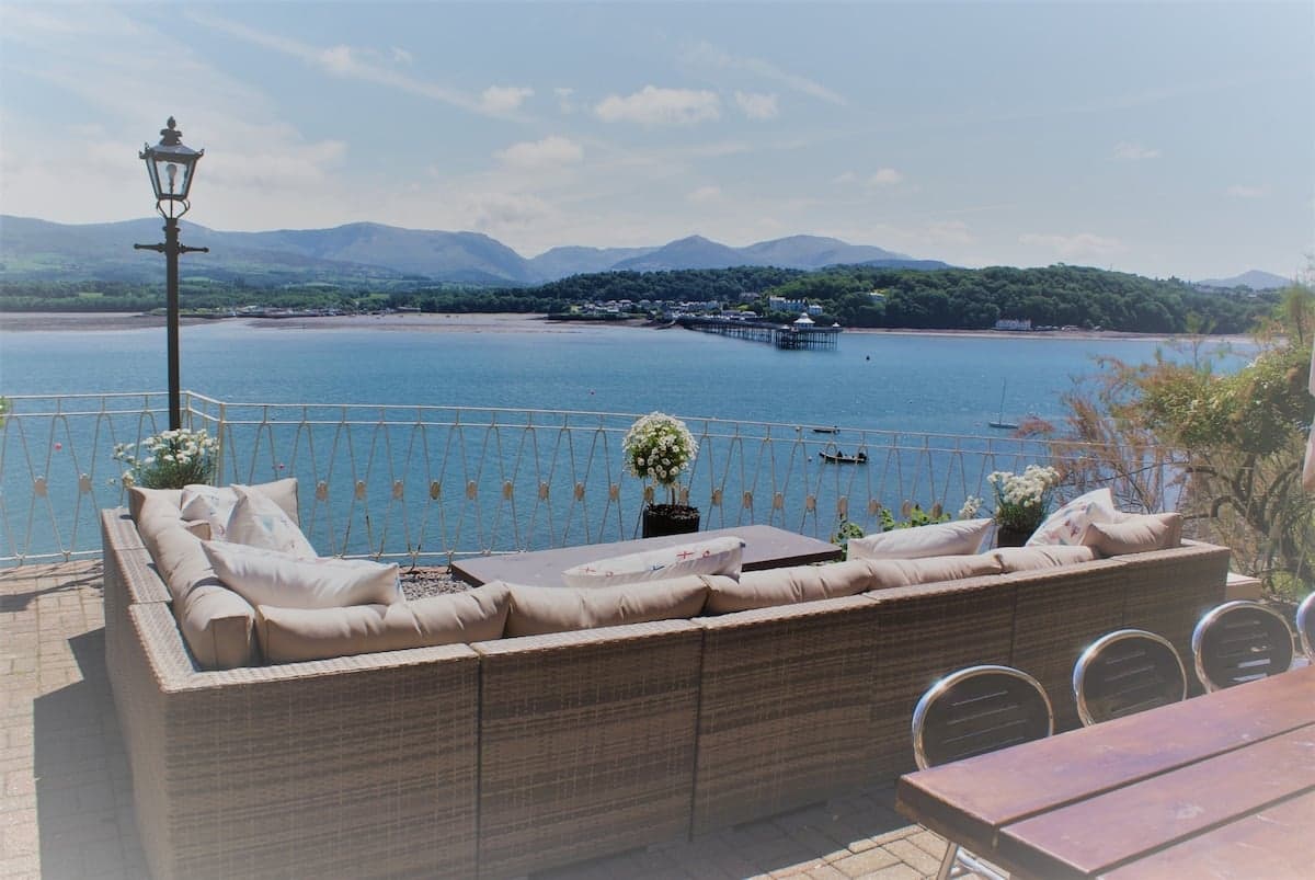 Private Beach Hen House with Cave Bar | Anglesey | Sleeps 13 - view 1