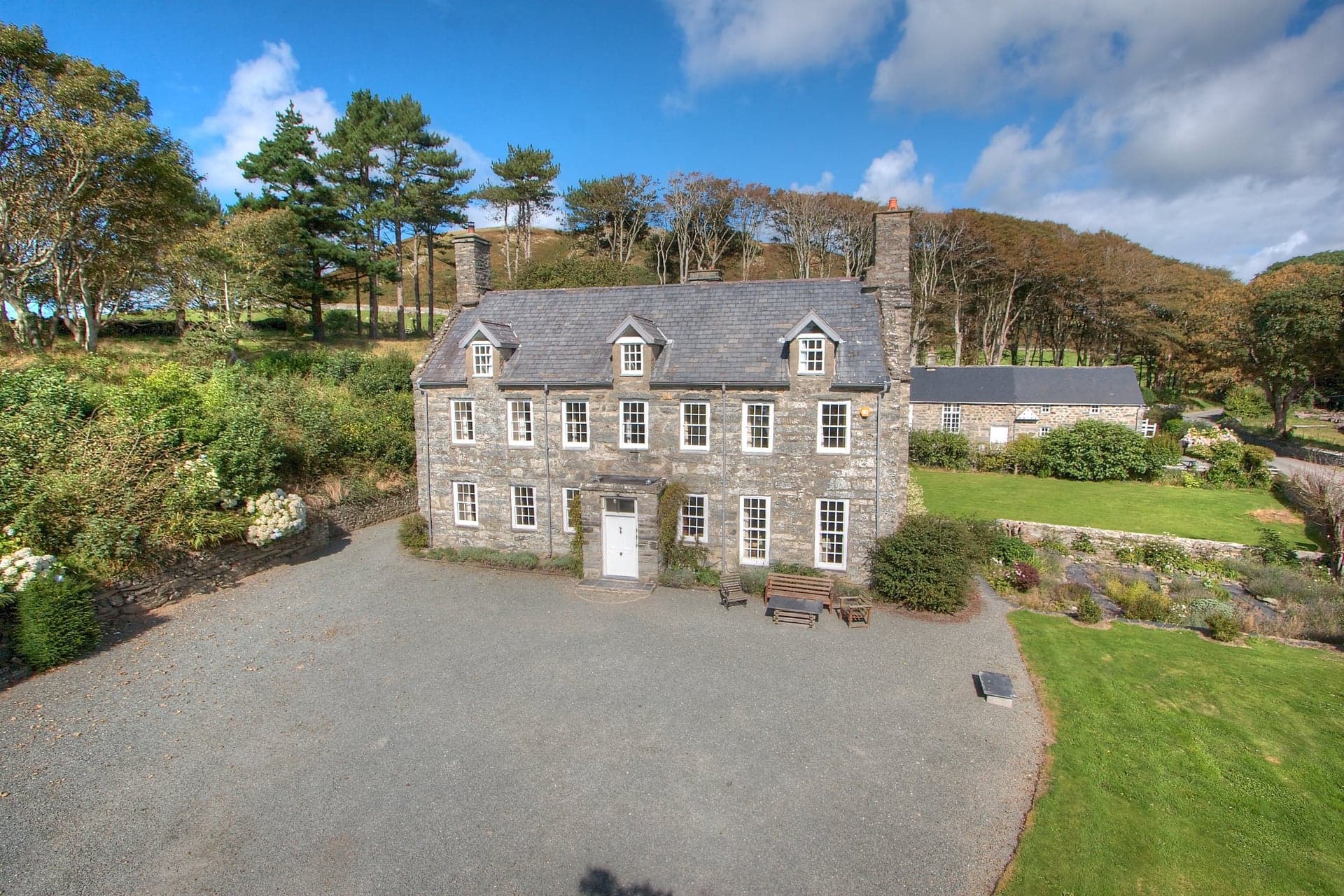 Llanfendigaid House - photo 1