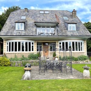 Large country lodge close to Stonehenge & Longleat - Beautiful holiday rental in Warminster
