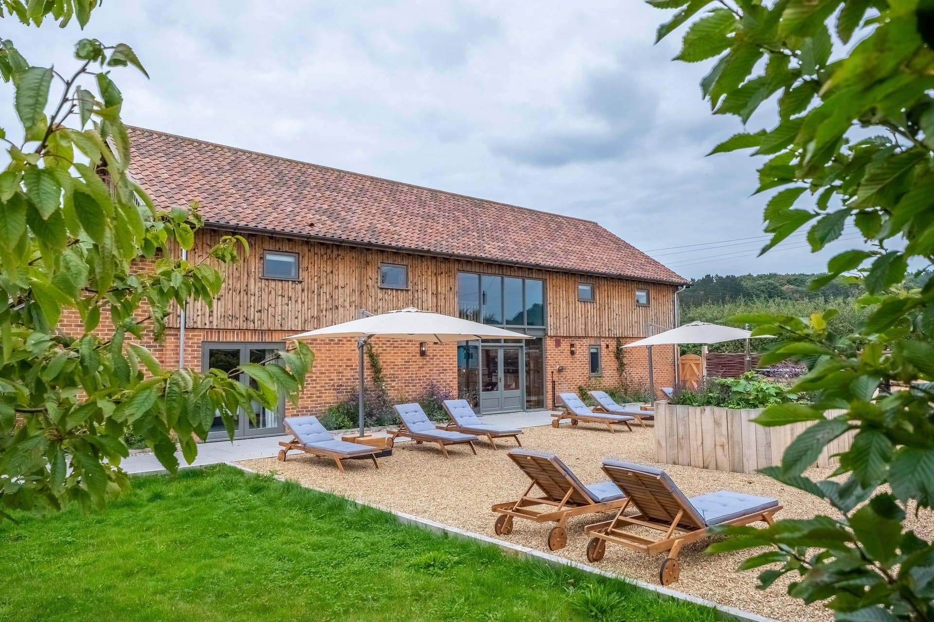 Knotting Hill Farmhouse - photo 1
